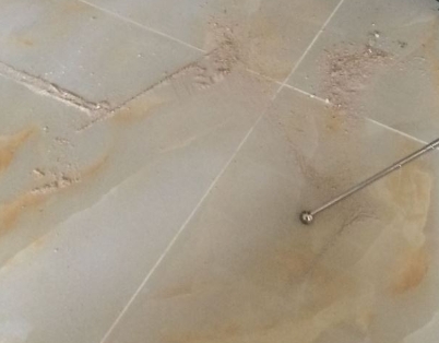 红桥瓷砖空鼓维修公司分享粘合剂选择不当在瓷砖铺贴过程中可能导致以下问题